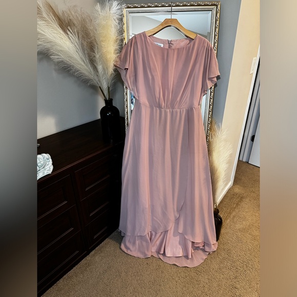 Dusty Rose A-Line Scoop Asymmetrical Bridesmaid Dress with Ruffle – Size 18 - Picture 9 of 10